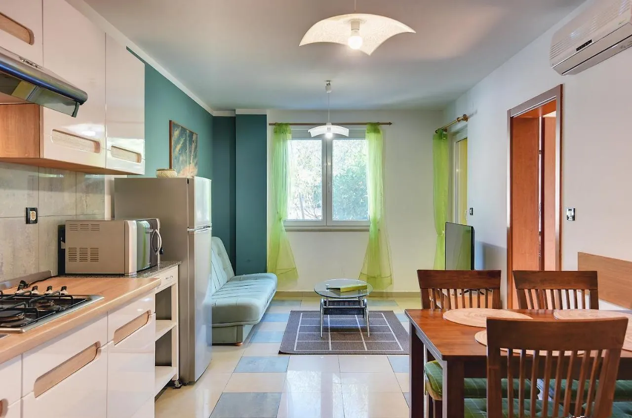 Apartments Universe Pula